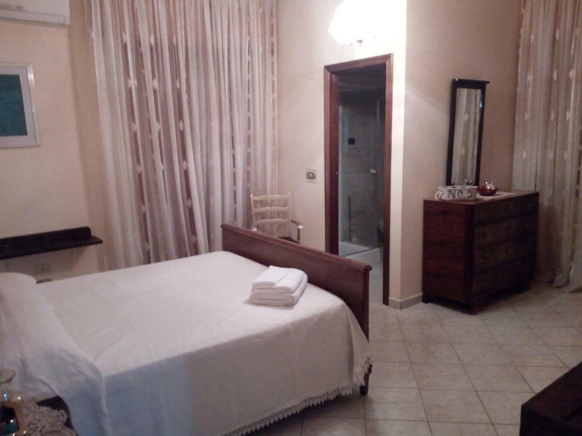 Il Tuo Letto Sullo Stretto Bed & Breakfast Reggio di Calabria Exterior foto